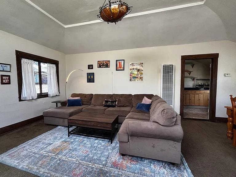 2615 Parker St — Photo 4