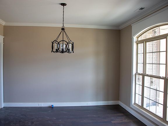 4th image of 3514 Titus Ln