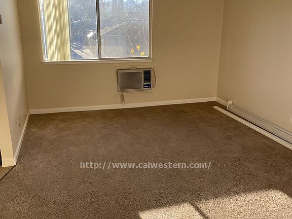 2nd image of 285 Perrymont Ave APT 3
