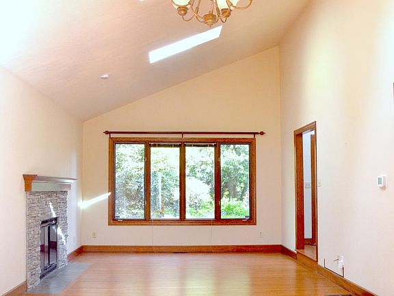 4th image of 3115 108th Ave SE