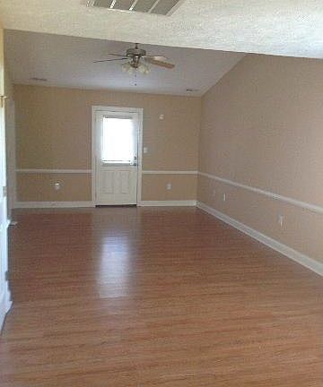 2nd image of 18 Huron Dr