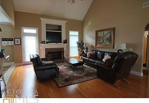 4th image of 1097 Woodland Dr
