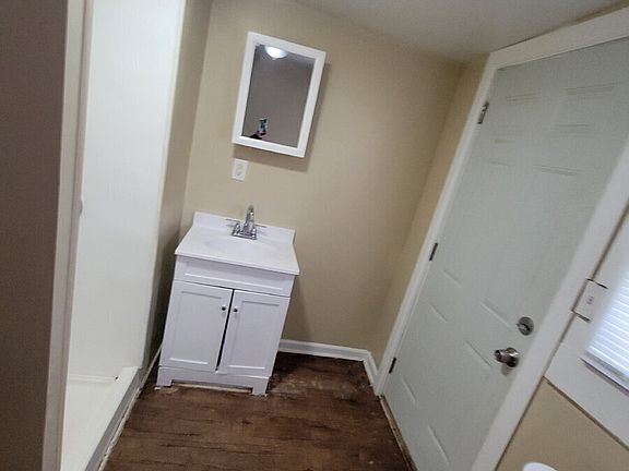 5th image of 2844 N Gladstone Ave