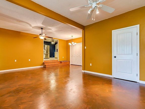 3rd image of 620 Barbara Dr