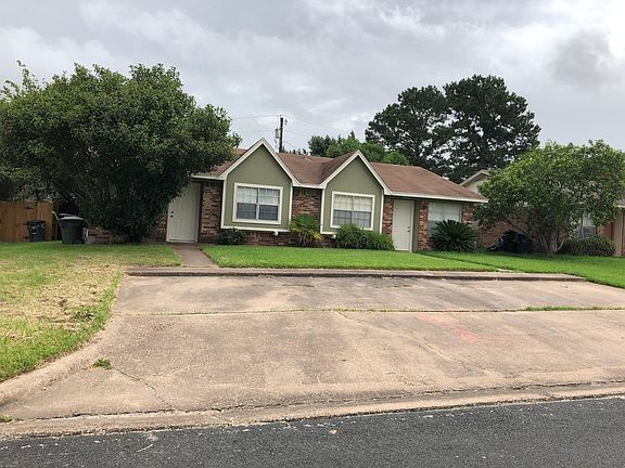 2nd image of 3315 Longleaf Ct #3315