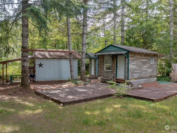 211 N Mount Christie Drive, Hoodsport, WA 98548