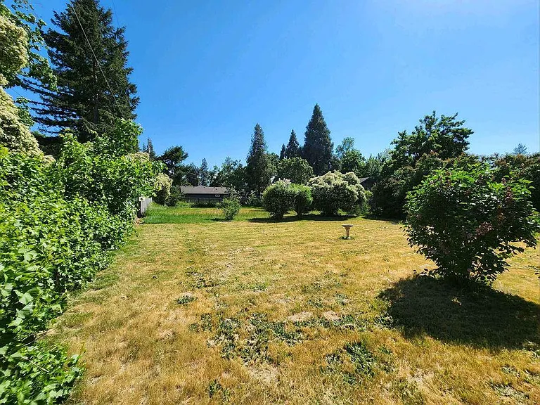 1485 SE Portola Dr — Photo 15