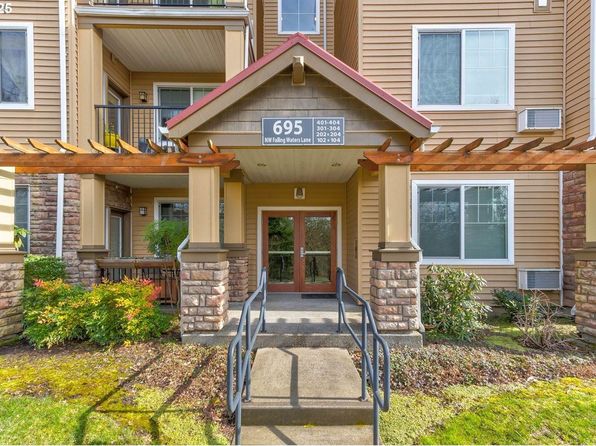 695 NW Falling Waters Ln UNIT 304