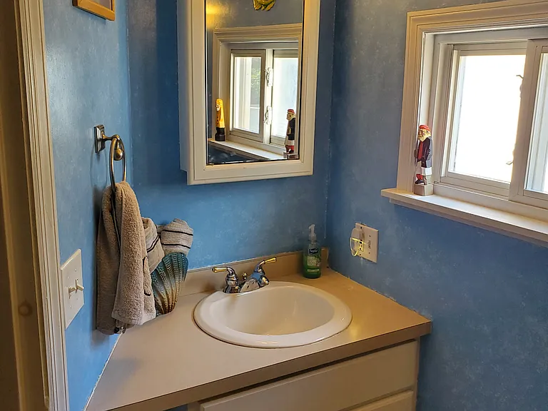 106 Schuyler St — Photo 7