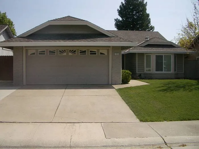 3916 Rollins Way photo 1