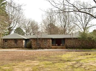 66 Country Club Cir, Searcy, AR 72143