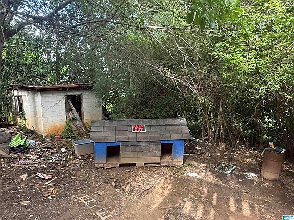 3rd image of 2500 11th St E