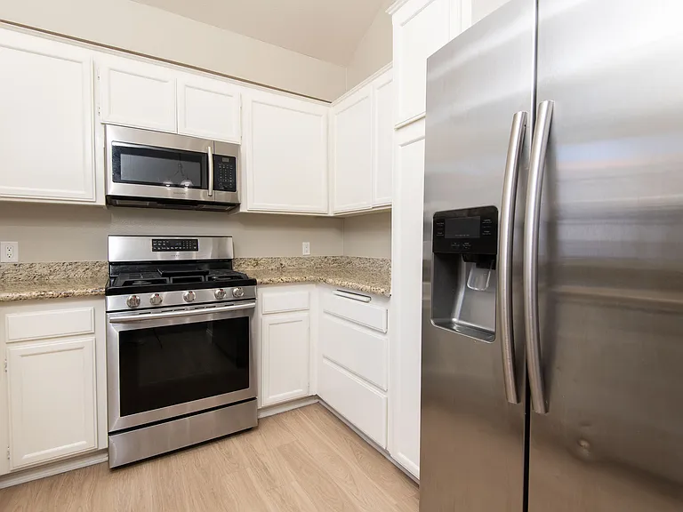 7120 Ramsgate Ave #201 — Photo 5