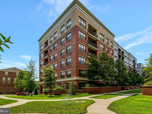 9500 Sprague Ave #403, Fairfax, VA 22031
