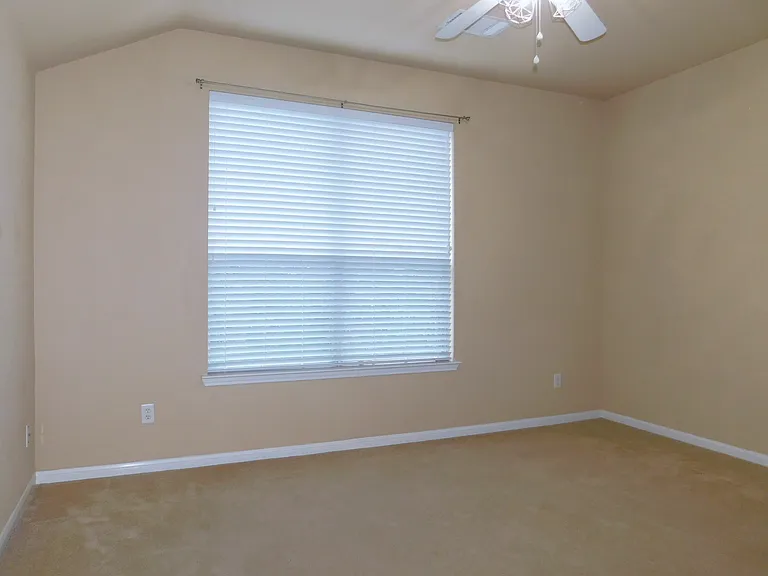 108 Red Bluff Dr — Photo 32
