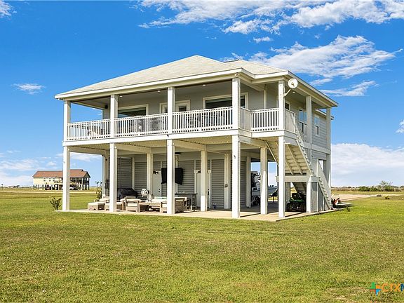3rd image of 299 Bay Dr