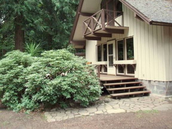 SideView to Deck & House