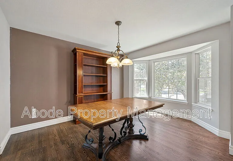 2214 Andrews St — Photo 5