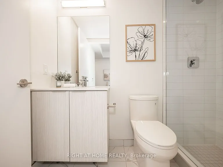 158 Front St E #1613 — Photo 28