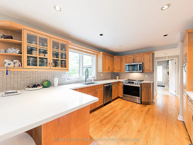 1290 Braeside Dr — Photo 12