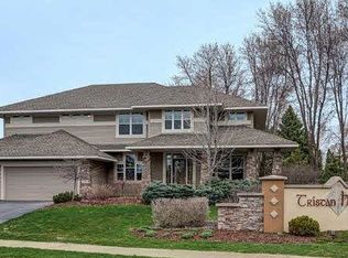 190 Tristan Dr, Chanhassen, MN 55317