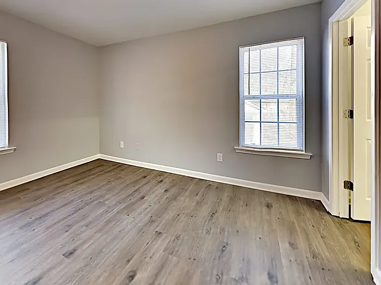 2805 Kendrick Dr — Photo 3