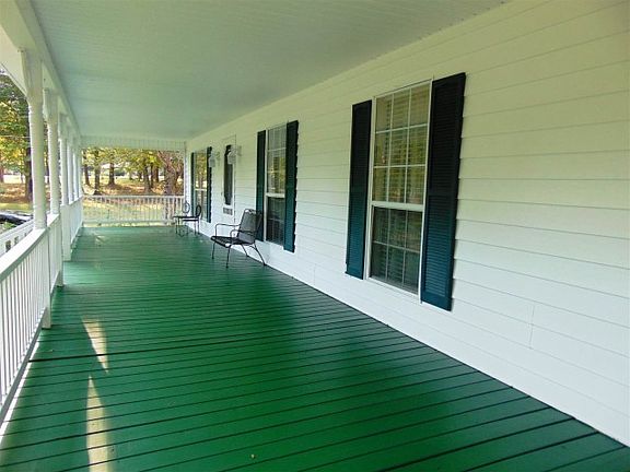 4th image of 120 Horse Shoe Cir