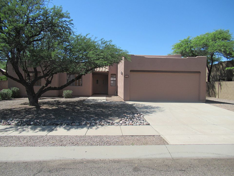 1st image of 8925 N Palm Brook Dr