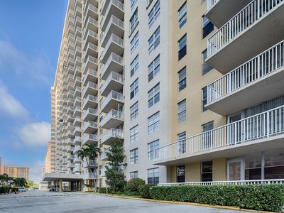 231 174th St APT 716, Sunny Isles Beach, FL, 33160