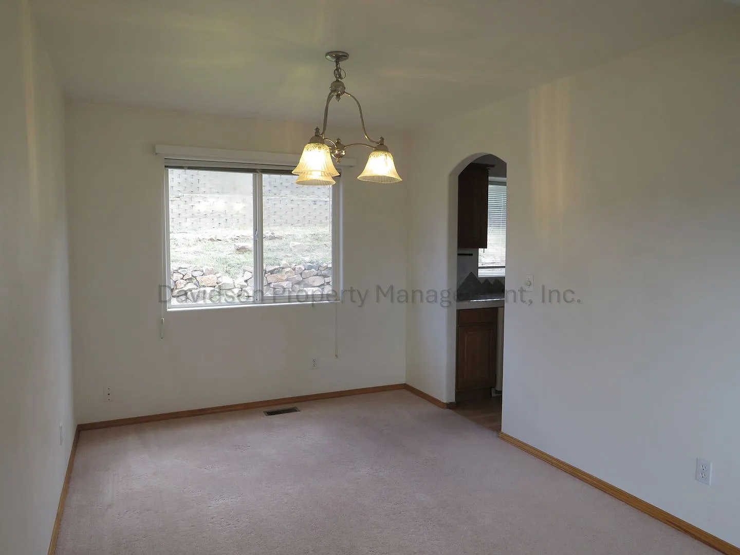 Stunning 3 Bedroom House in North Gleneagle — Photo 3