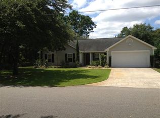32 Snow Ln, Pawleys Island, SC 29585