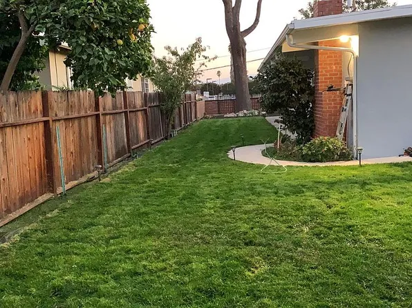 939 Runnymede St, East Palo Alto, CA 94303