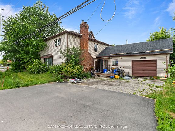 2nd image of 10025 Britannia Rd
