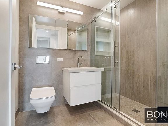 3rd image of 1107 Welling Ct APT 5B