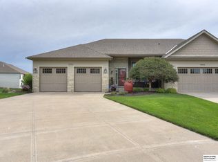 15654 Jessie Cir, Omaha, NE 68116