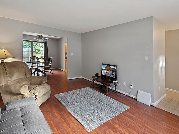 2nd image of 180 Franklin Parke Ct
