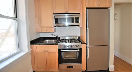 Rented by Manhattan Realty Group