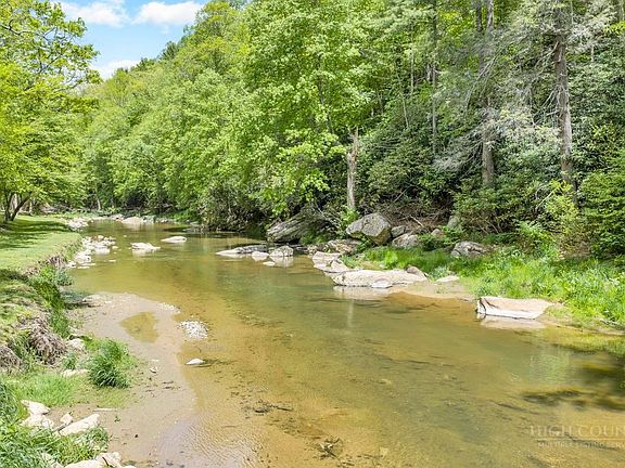 5th image of 821 River Run