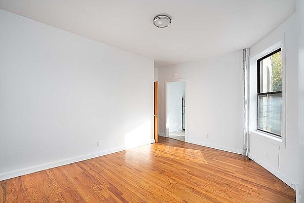 1st image of 184 17th St #3