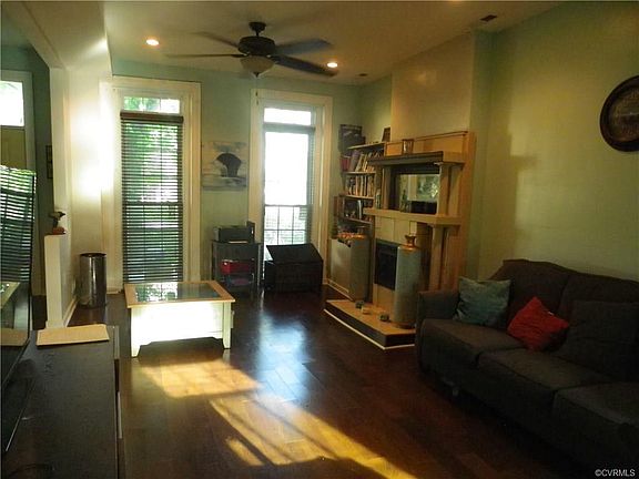 2nd image of 10 S Vine St