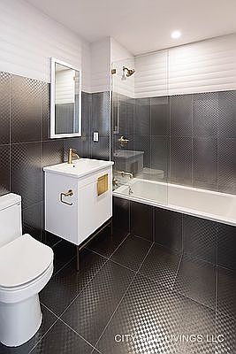 4th image of 996 Carroll St #1L