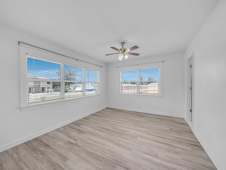 4900 S Lakewood Dr — Photo 18