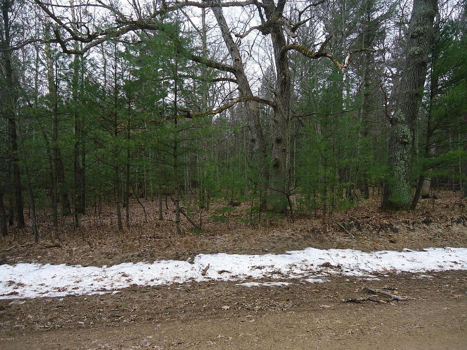 2nd image of 11944 N Rybicki Rd