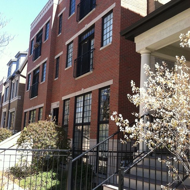1st image of 3625 N Lakewood Ave #2S