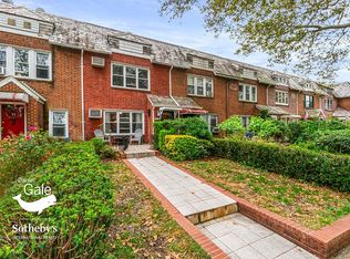 6824 Harrow St, Forest Hills, NY 11375