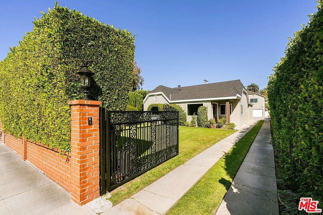 3 bed, 4.0 bath, 2673 sqft, $10,000 — Photo 1