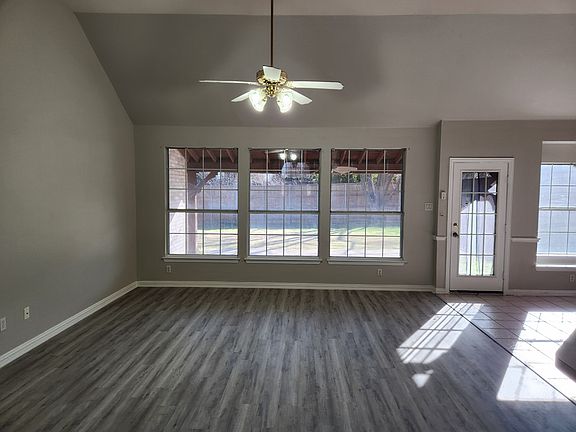 4th image of 328 Ashley Pl