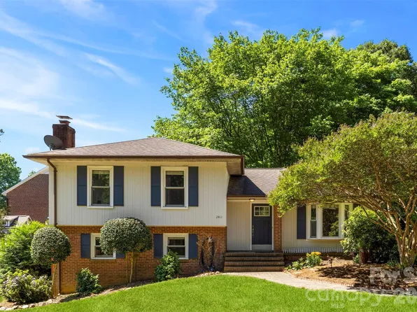 2411 Roundabout Ln, Charlotte, NC 28210