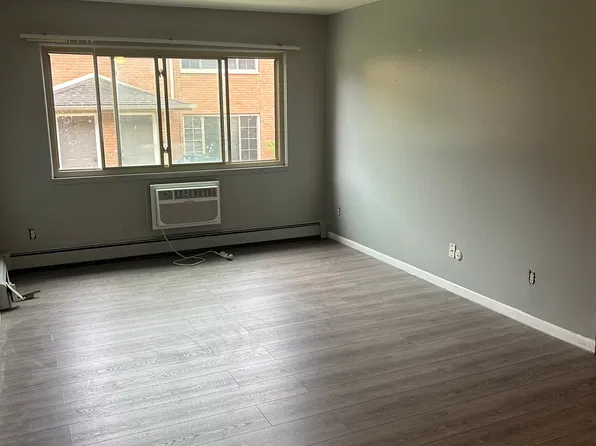822 Biddle Ave #1, Wyandotte, MI 48192