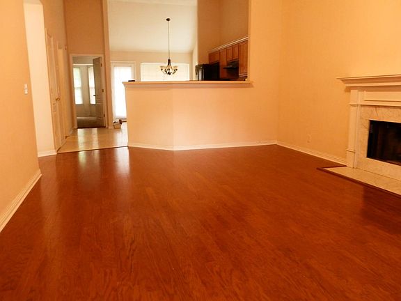 3rd image of 2309 Broadview Dr